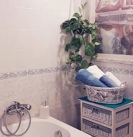 לינה וארוחת בוקר Lo Scrigno Di Simon 3*